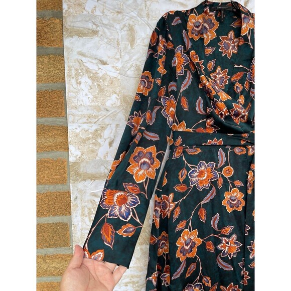 BCBGMAXAZRIA Floral Wrap Dress size medium - Picture 6 of 12